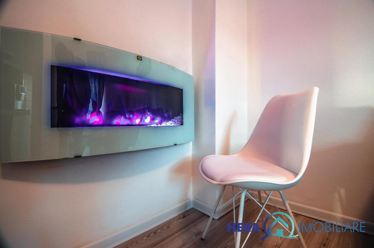アラドAlfa Apartament Living Si Dormitorアパートメント エクステリア 写真